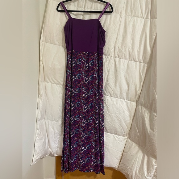 Reitmans Dresses & Skirts - Full-length, double side slit summer dress from Reitmans